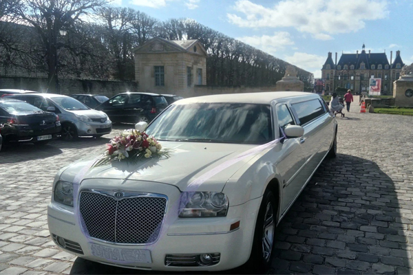 location de limousine à Paris : Limousine-Chrysler-300