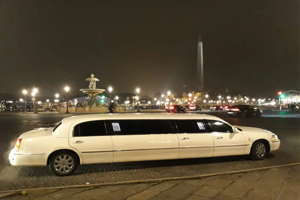 location de limousine à Paris : Limousine-Lincoln-Town