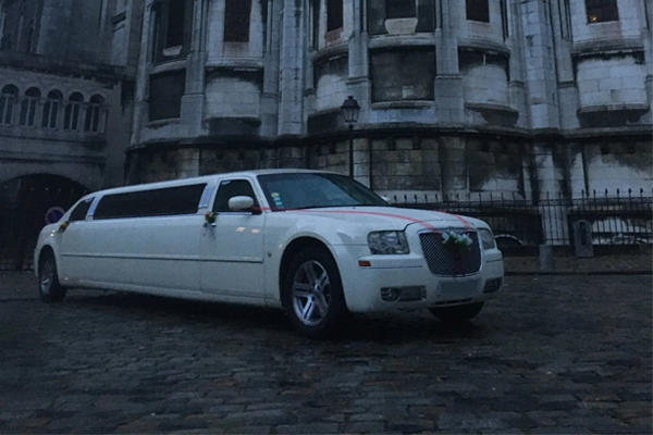 location de limousine à Paris : Limousine-Chrysler-300