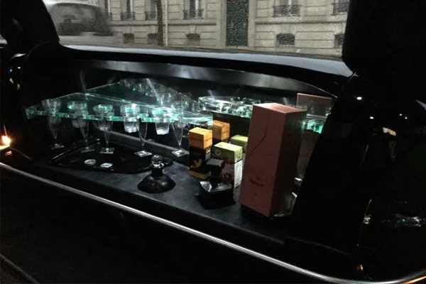 location de limousine à Paris : Limousine-Lincoln-Town